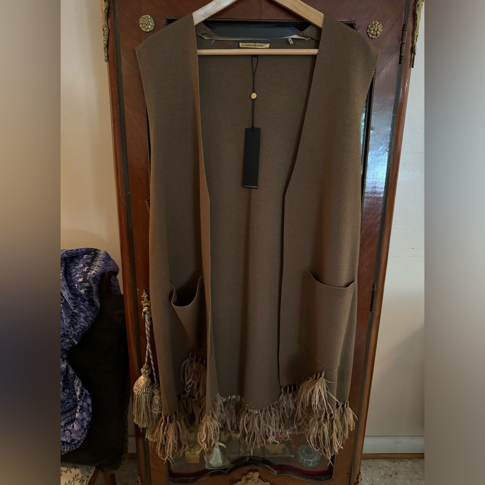 BRAND NEW Brown vest/jacket. Super cute!